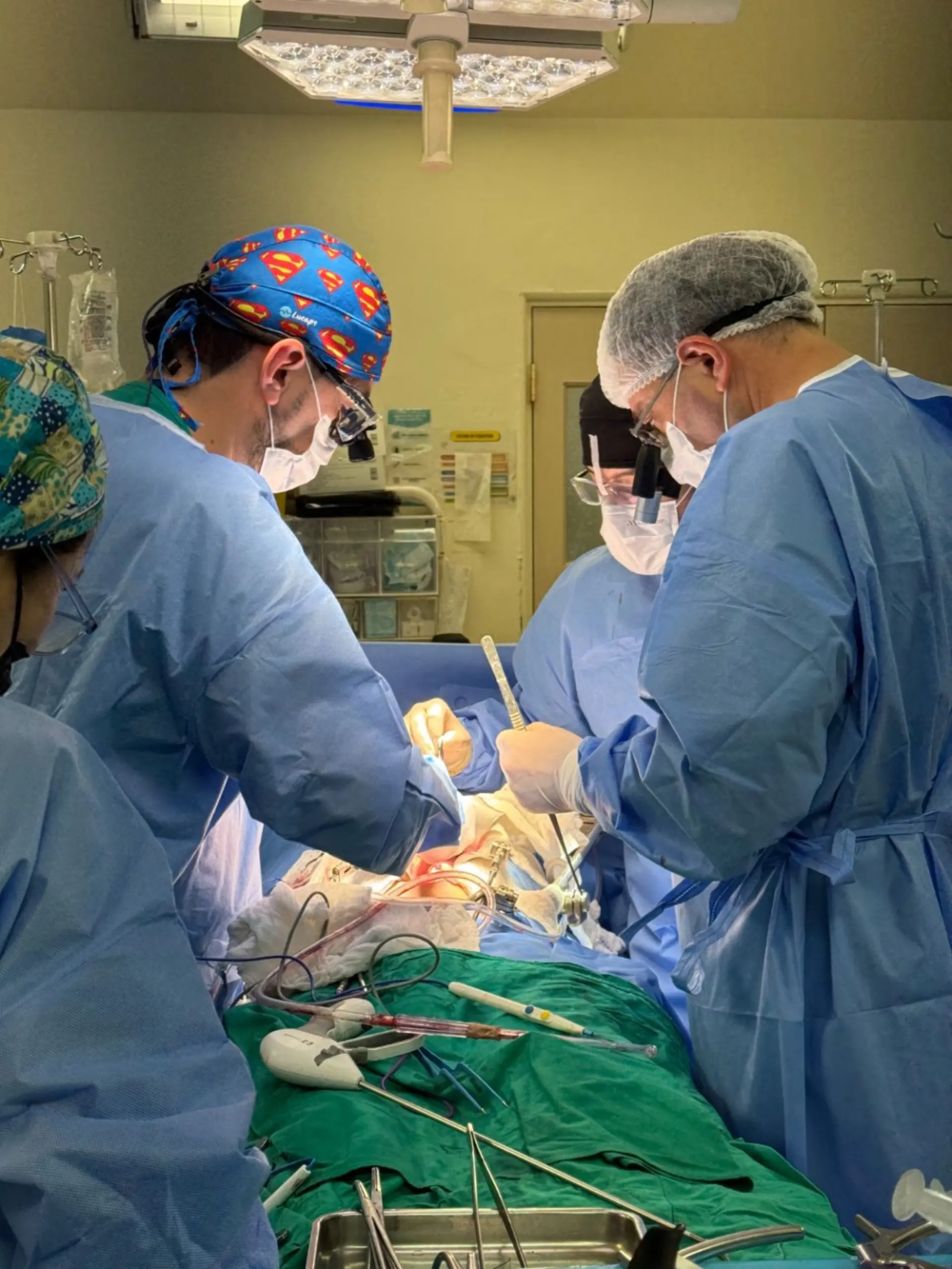 Hospital de La Serena realiza inédita cirugía digestiva de alta complejidad para salvar la vida de paciente oncológico